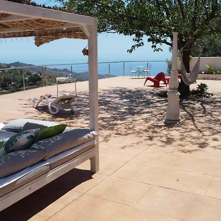 Casa Raquel Villa *