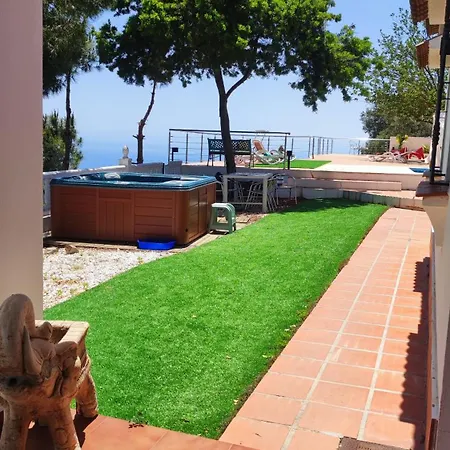 Casa Raquel Villa